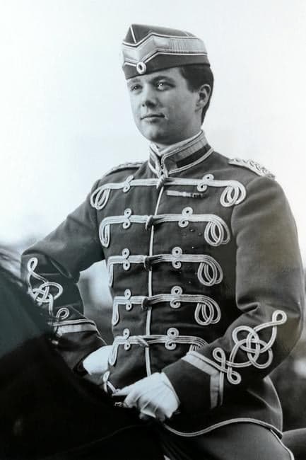 Kronprins Frederik 9. til hest ved GHR(1)