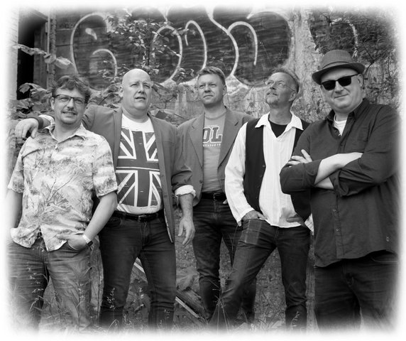 Dire Straits Jam 14. april kl. 21:00